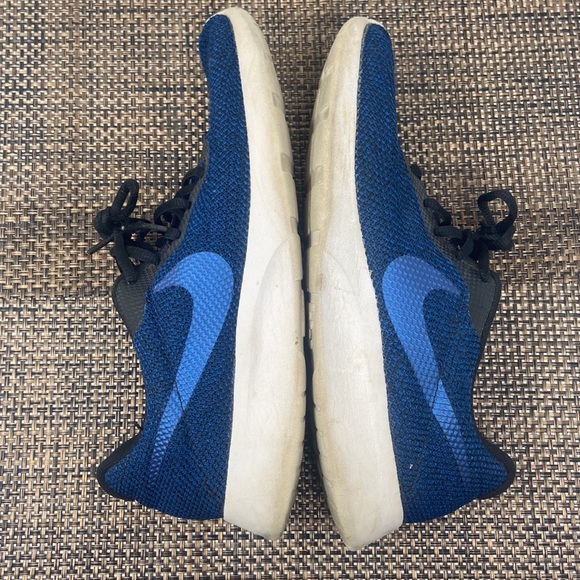 Nike Shoes - Picture 9 of 11